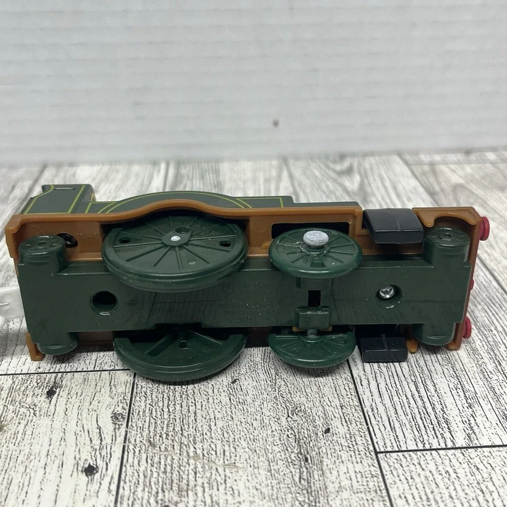 Thomas & Friends TrackMaster Motorized Emily Engine w/ Tender 2004 Tomy WORKING!